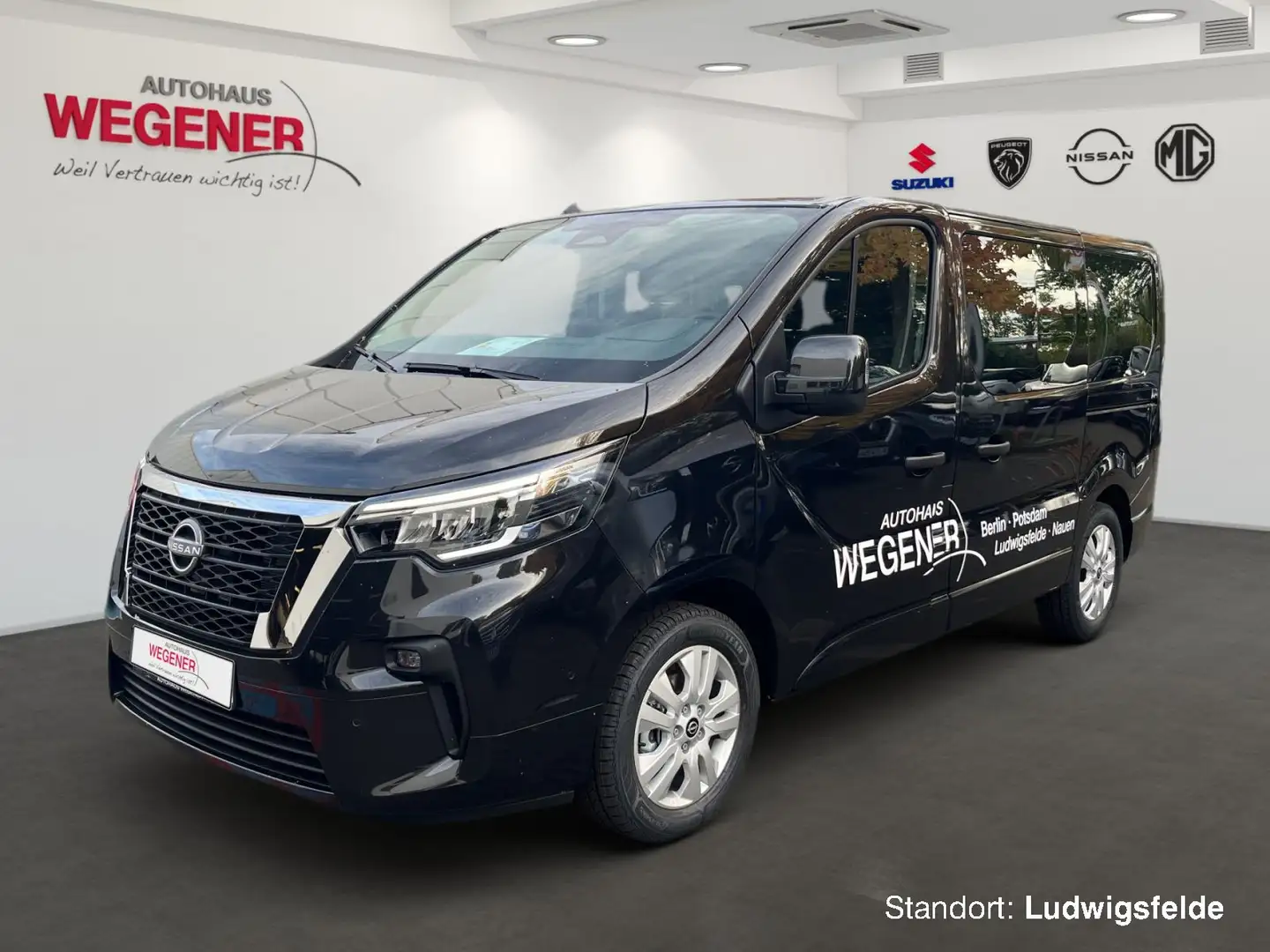 Nissan Primastar Kombi9 L1H1 2,8t Schwarz - 1
