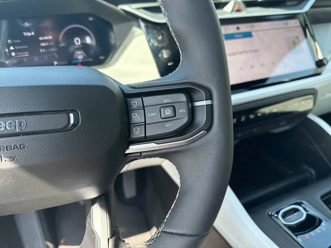 Jeep Cherokee снимка Jeep Cherokee