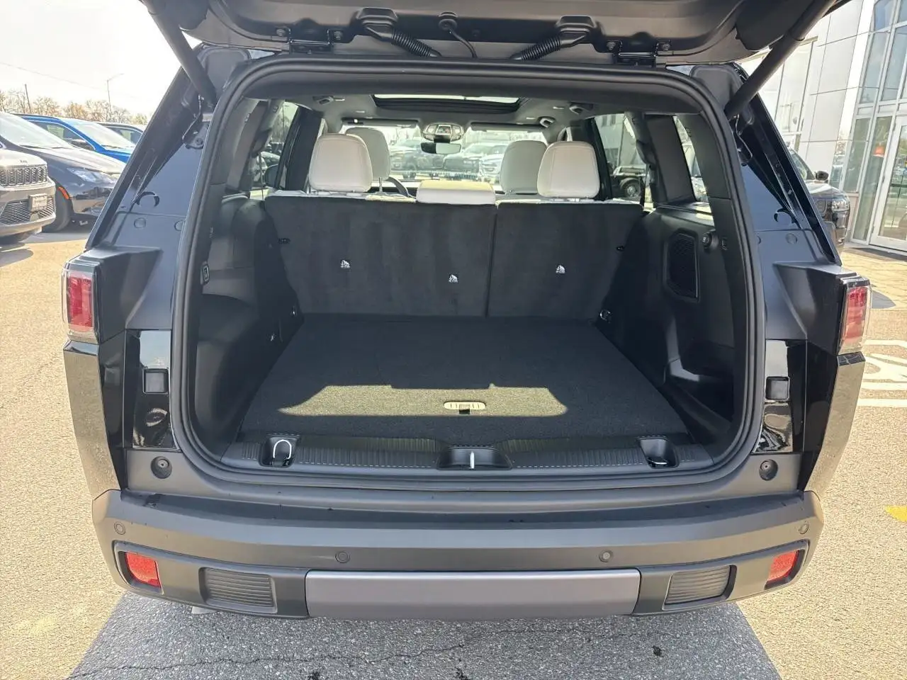 Jeep Cherokee снимка Jeep Cherokee