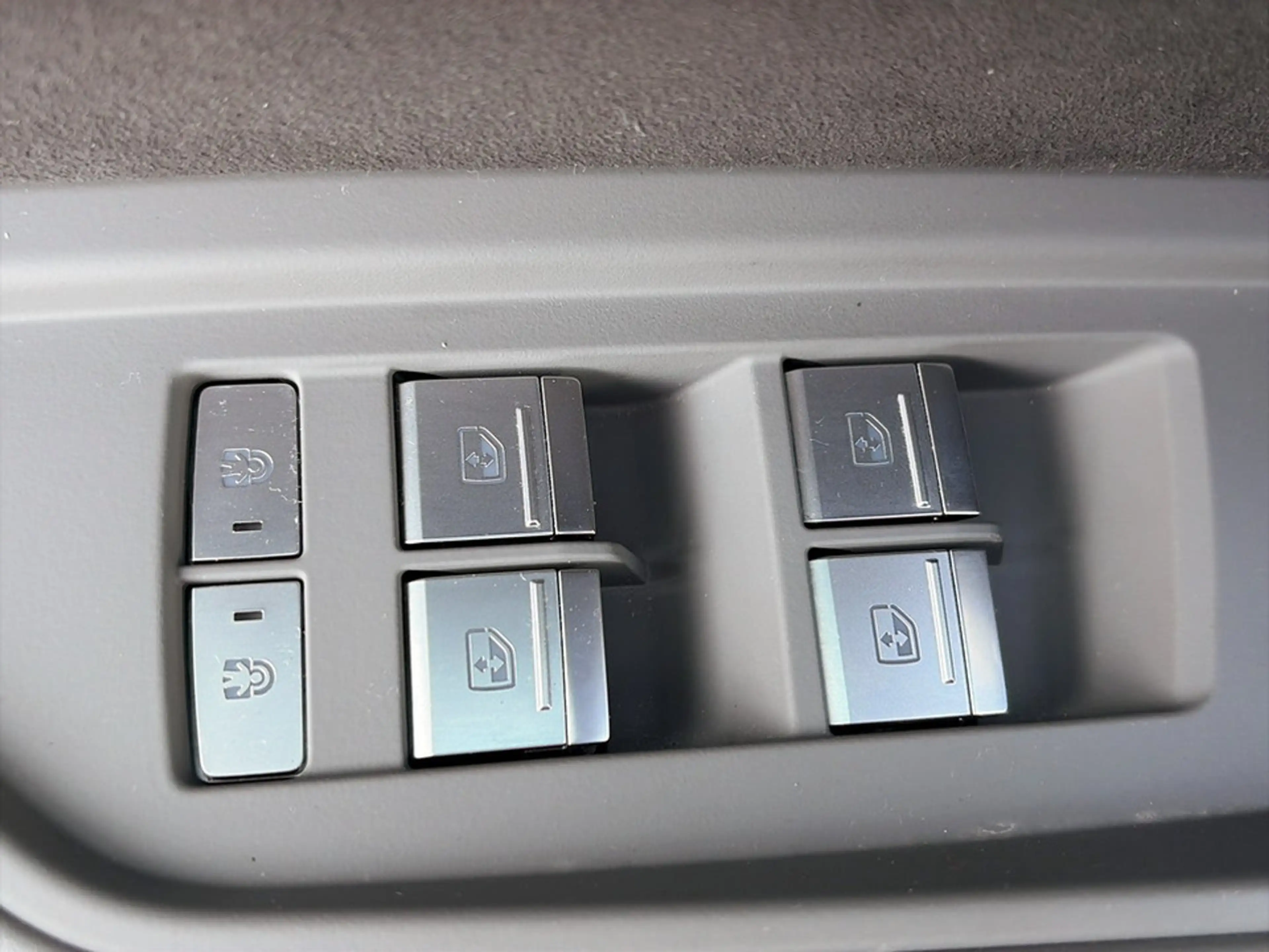 Audi SQ8 e-tron quattro — photo 6