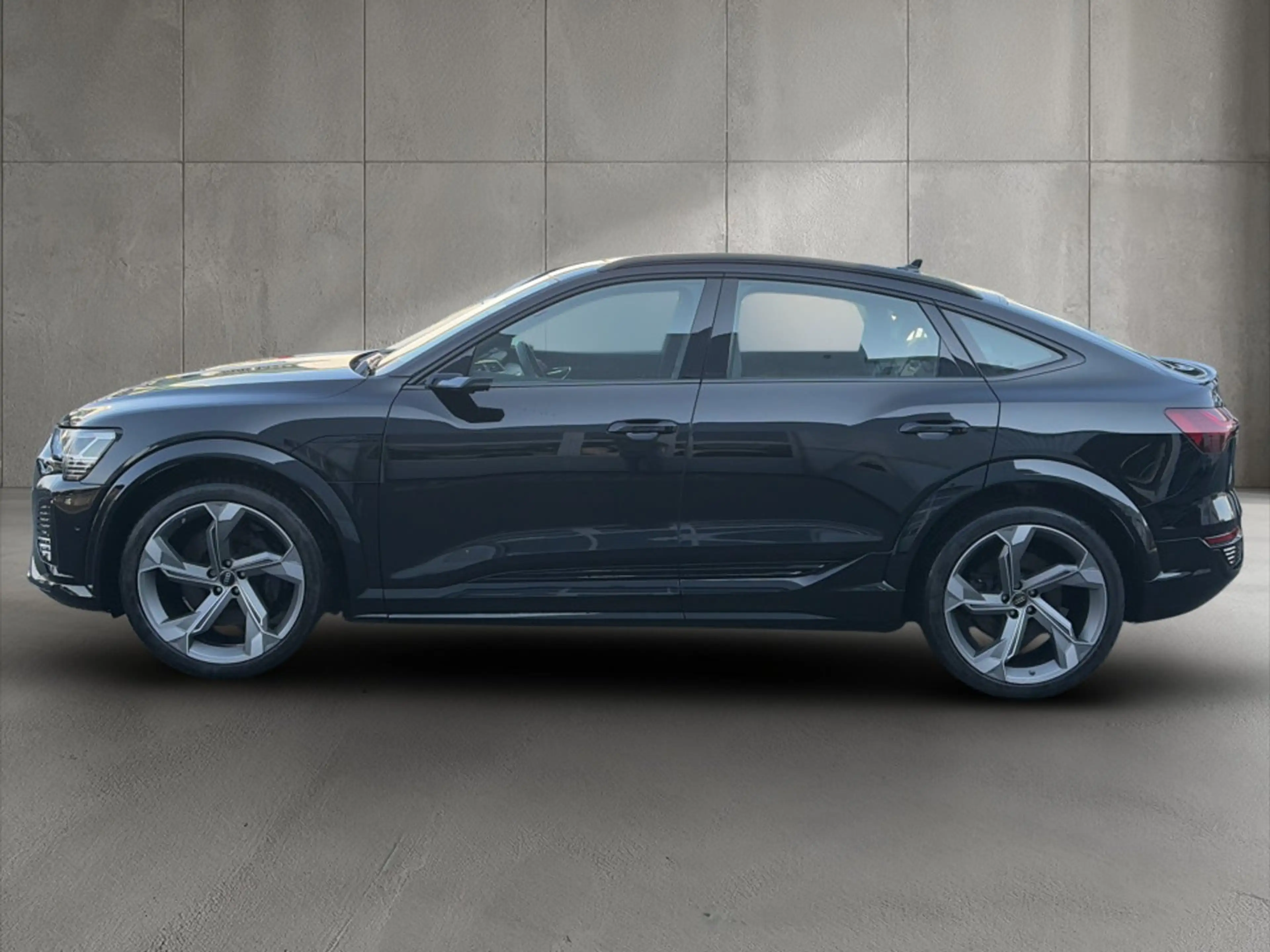 Audi SQ8 e-tron quattro — photo 3