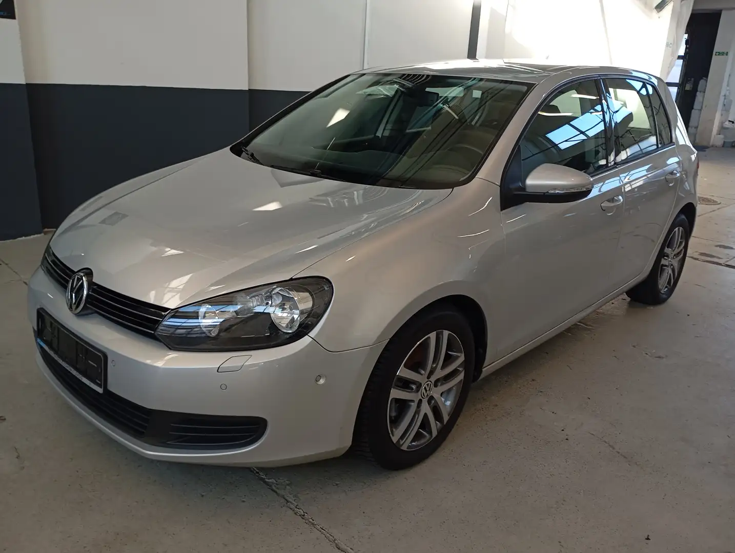 Volkswagen Golf 6 1.4 TSI Comfortline! 5-türig! Sitzh.! Klima! Šedá - 1