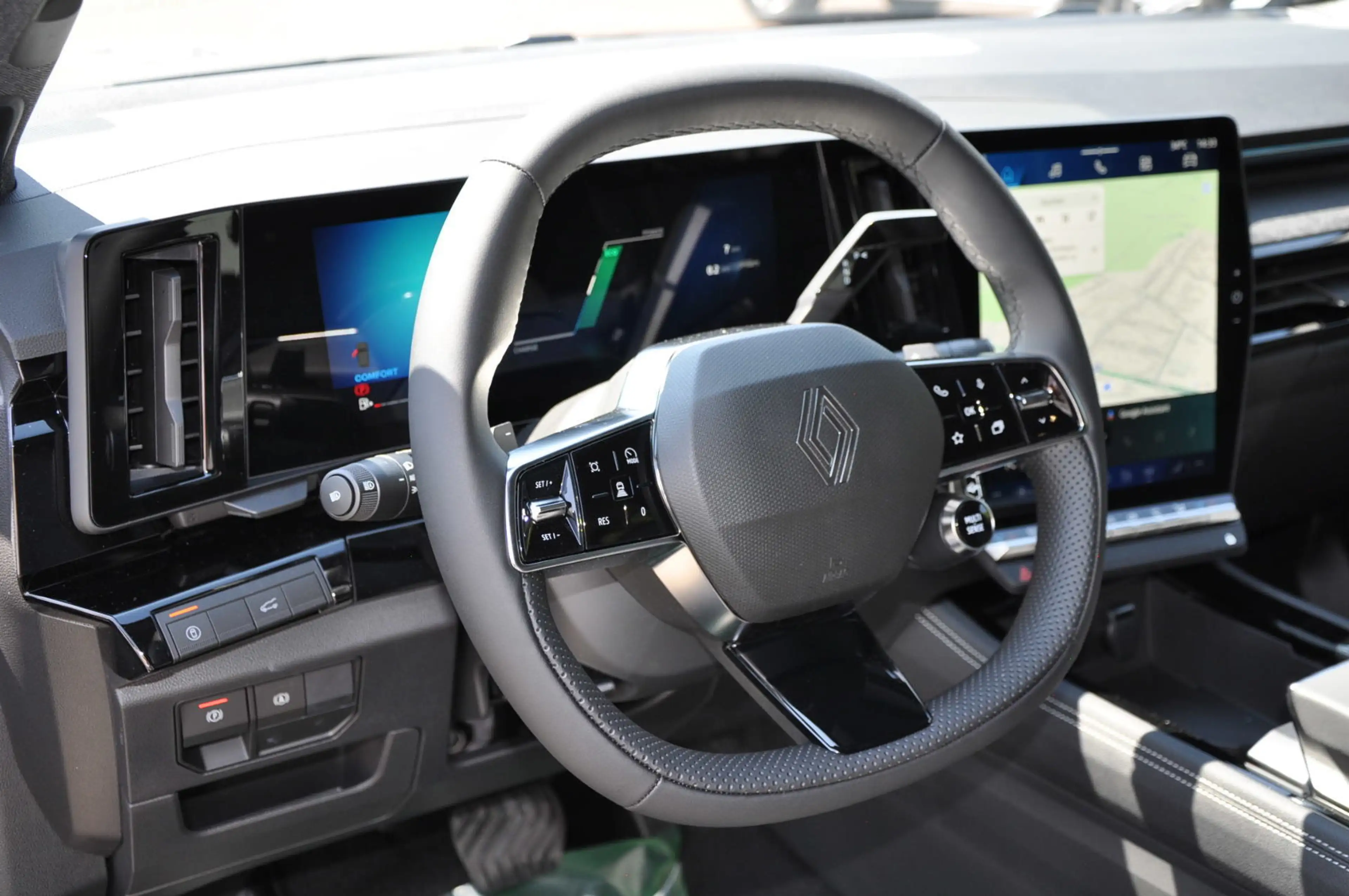 Renault Rafale Techno Full Hybrid E-Tech 200 *PDC*NAVI* — photo 11