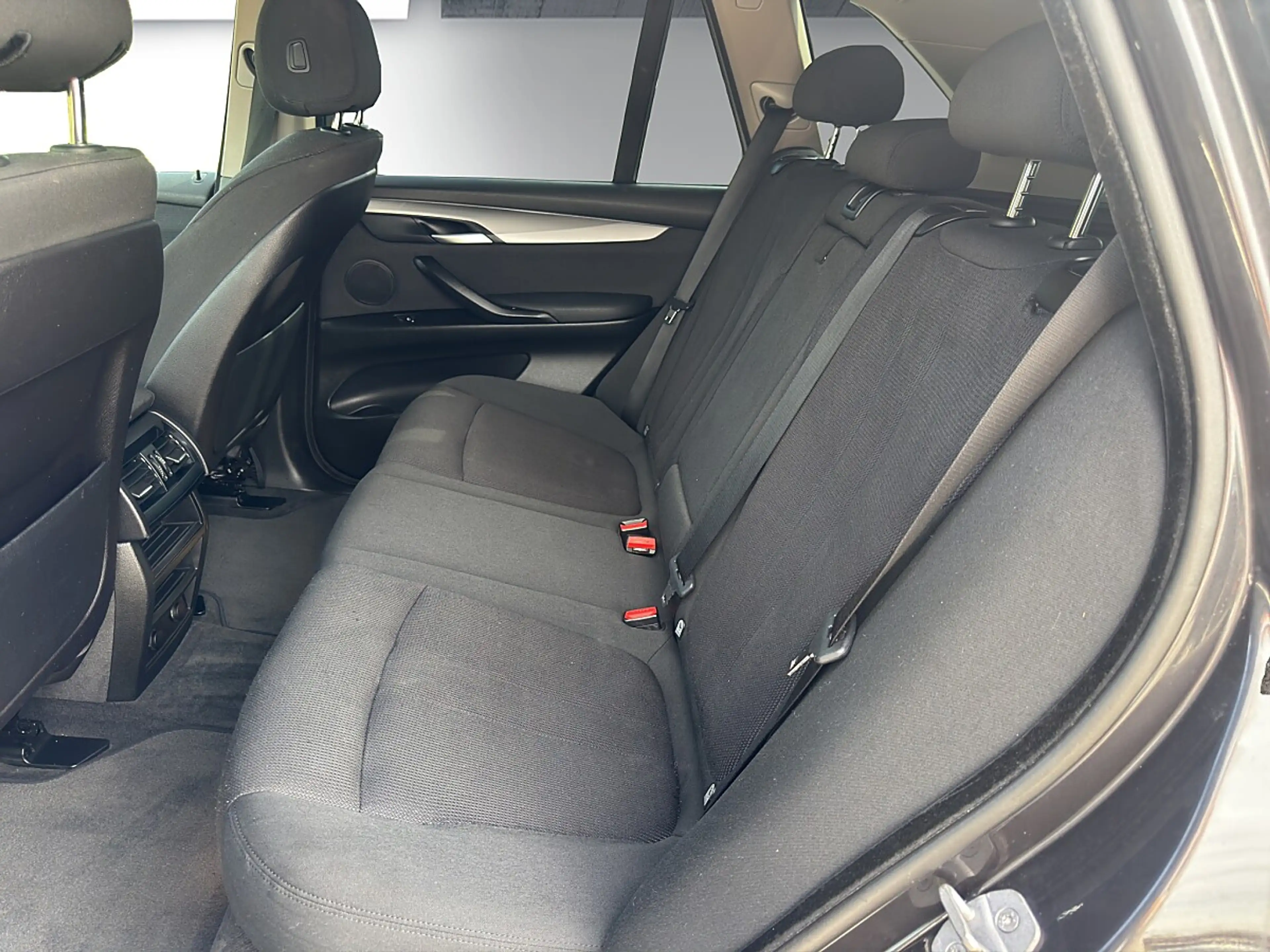 BMW X5 xDrive30d Aut. *  Rückfahrkamera *Stzheiz* AHK — photo 10