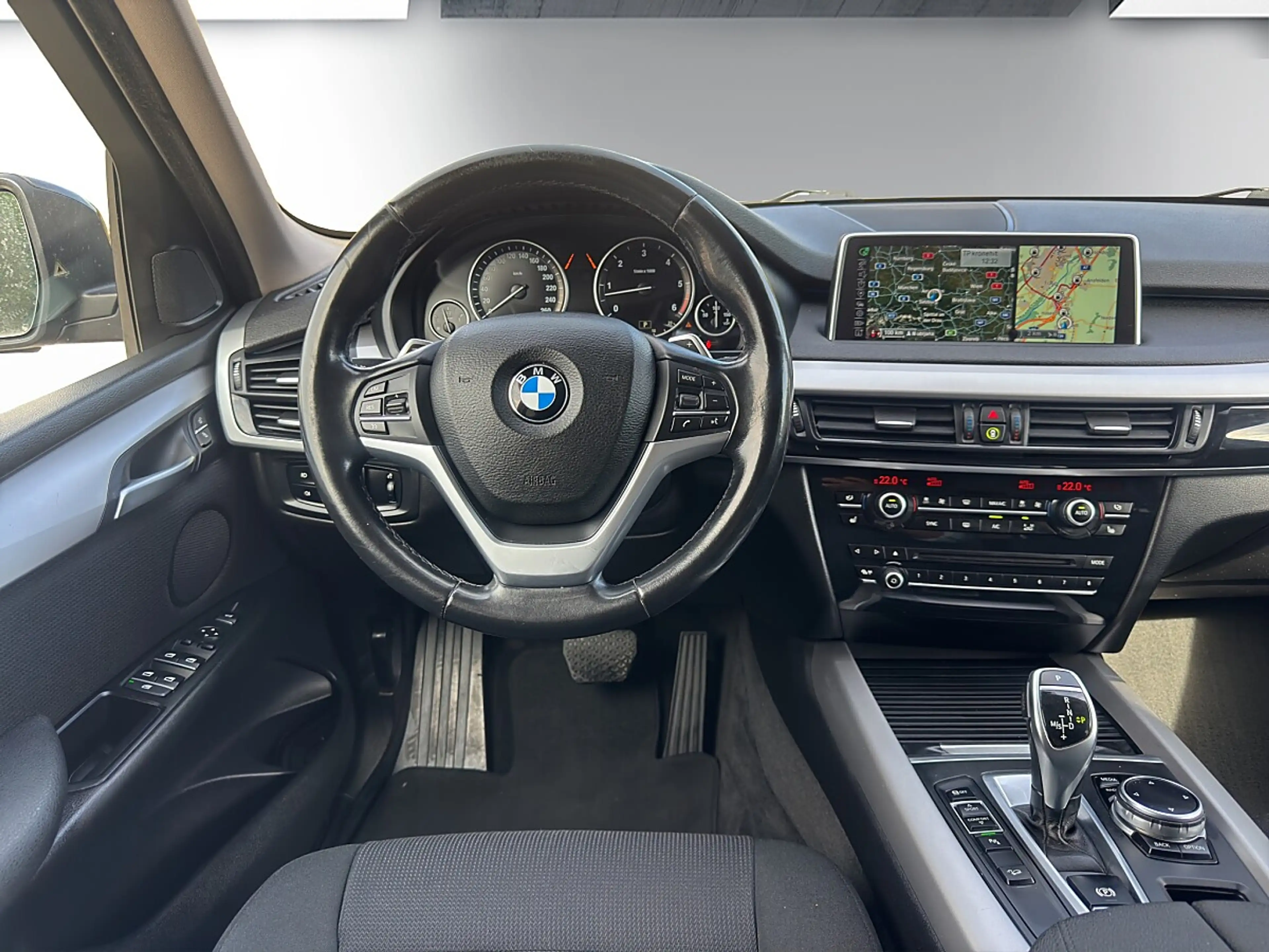 BMW X5 xDrive30d Aut. *  Rückfahrkamera *Stzheiz* AHK — photo 15