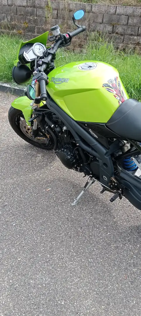 Triumph Speed Triple 1050 Verde - 2