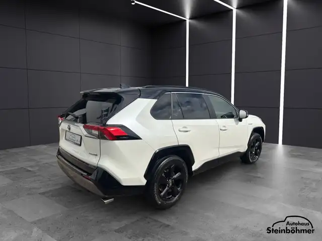 Toyota RAV4 view 7