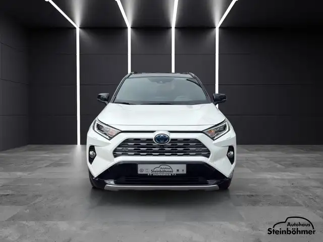 Toyota RAV4 view 10