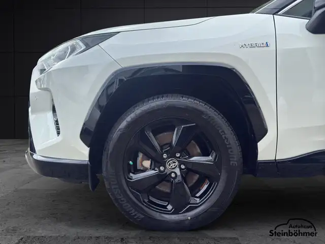 Toyota RAV4 view 12