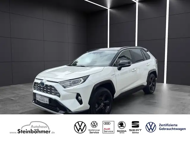 2019 Toyota RAV4 in White for sale