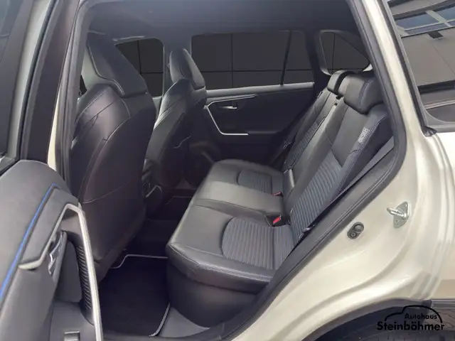 Toyota RAV4 view 14