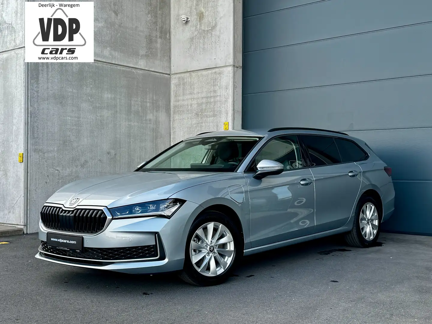 Skoda Superb Kombi 1.5iV FACELIFT PLUG IN HYBRID LED MATRIX AHK Argent - 1