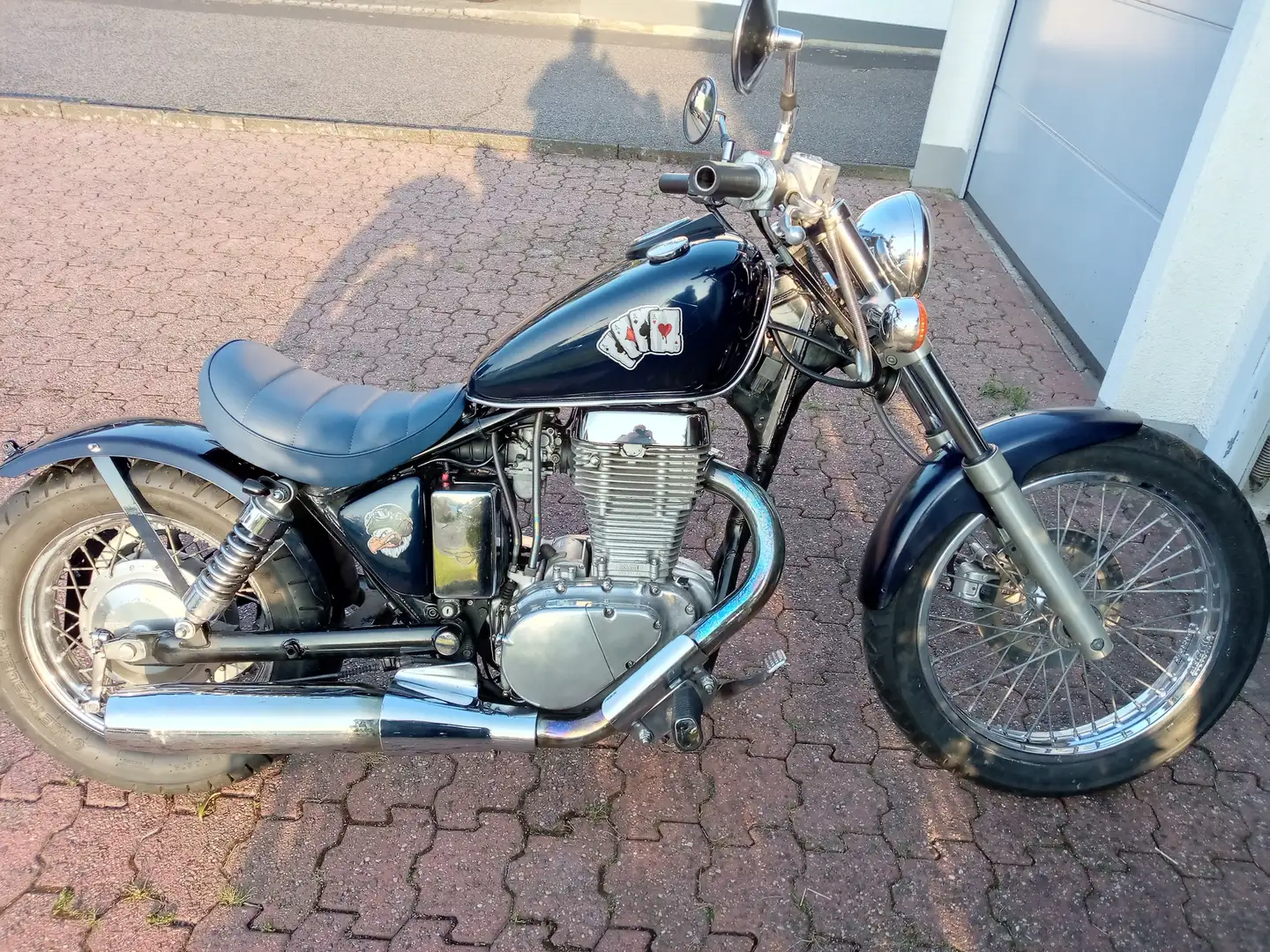 Suzuki LS 650 Bobber Blau - 2