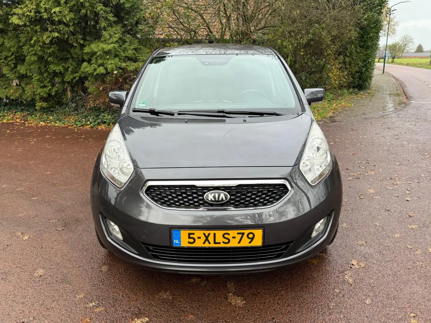 Kia Venga 1.4 CVVT ExecutiveLine / Navi / Canera / NAP / Air Grijs - 2