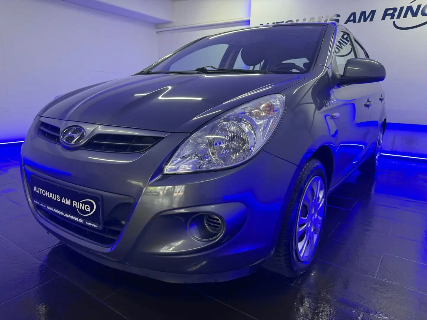 Hyundai i20 Edition 20 Blue TÜV-NEU START/STOP ALLWETTER Grau - 2