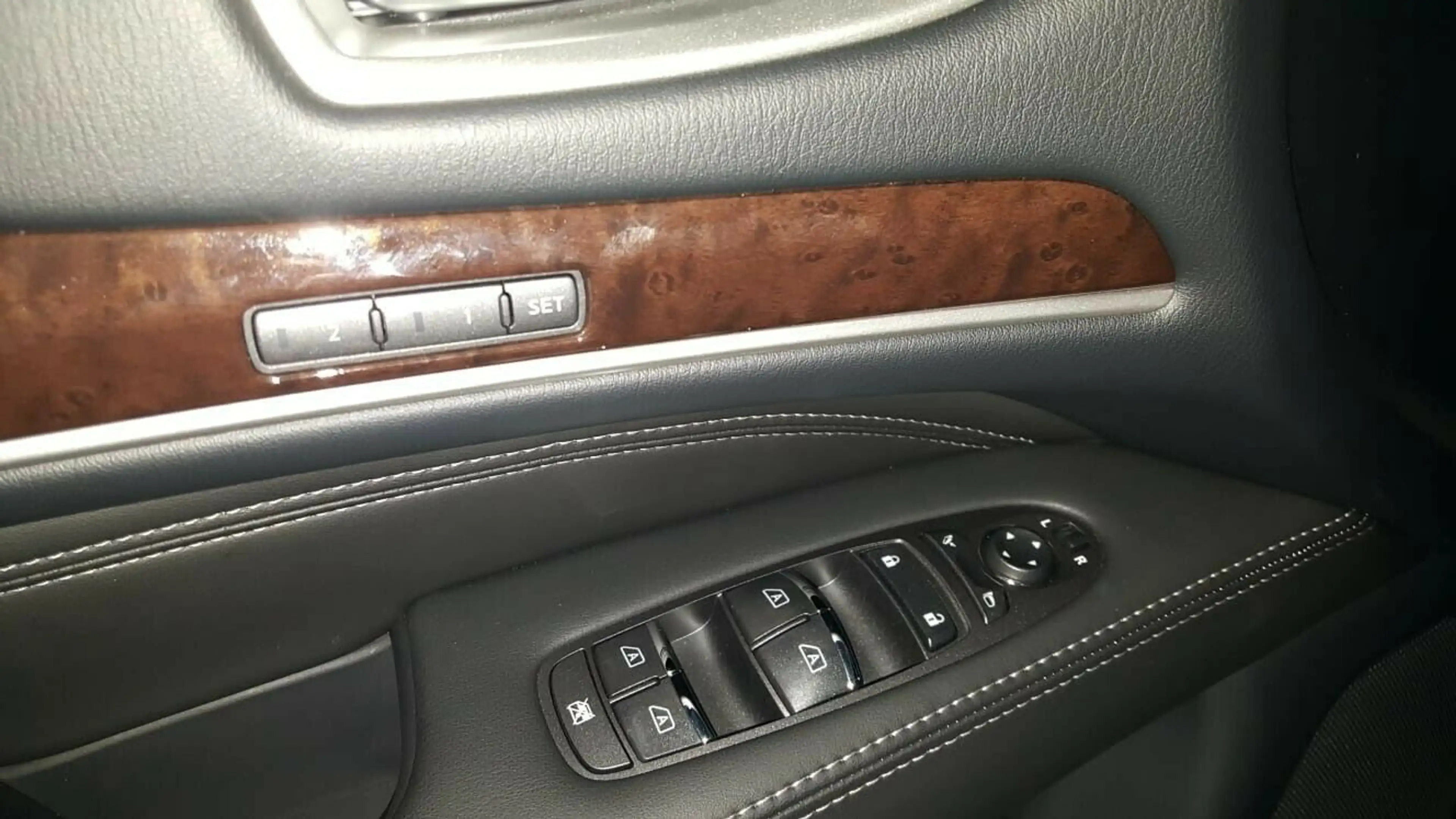 Infiniti QX60 PREMIUM FULL+RearTV+7sitze+PANO+HeadUP+NEU — photo 7
