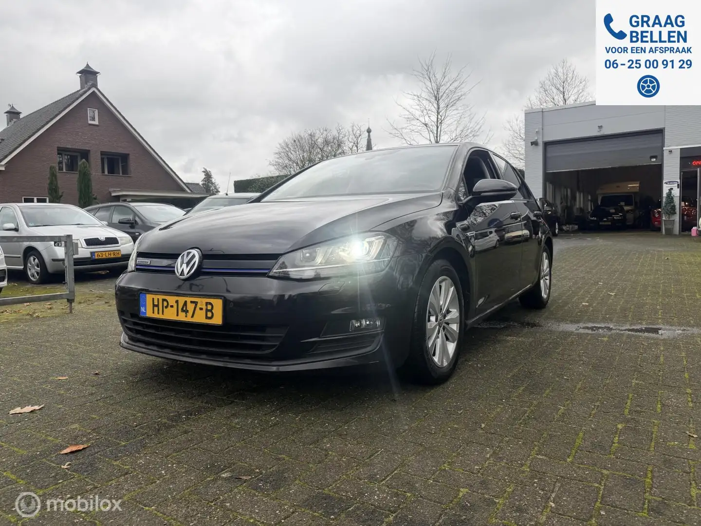 Volkswagen Golf 1.0 TSI Business Edition Connected Led / Camera / Schwarz - 1