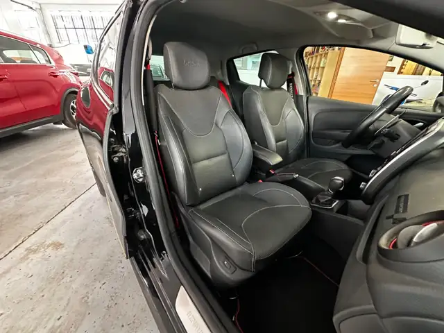 Renault Clio view 16