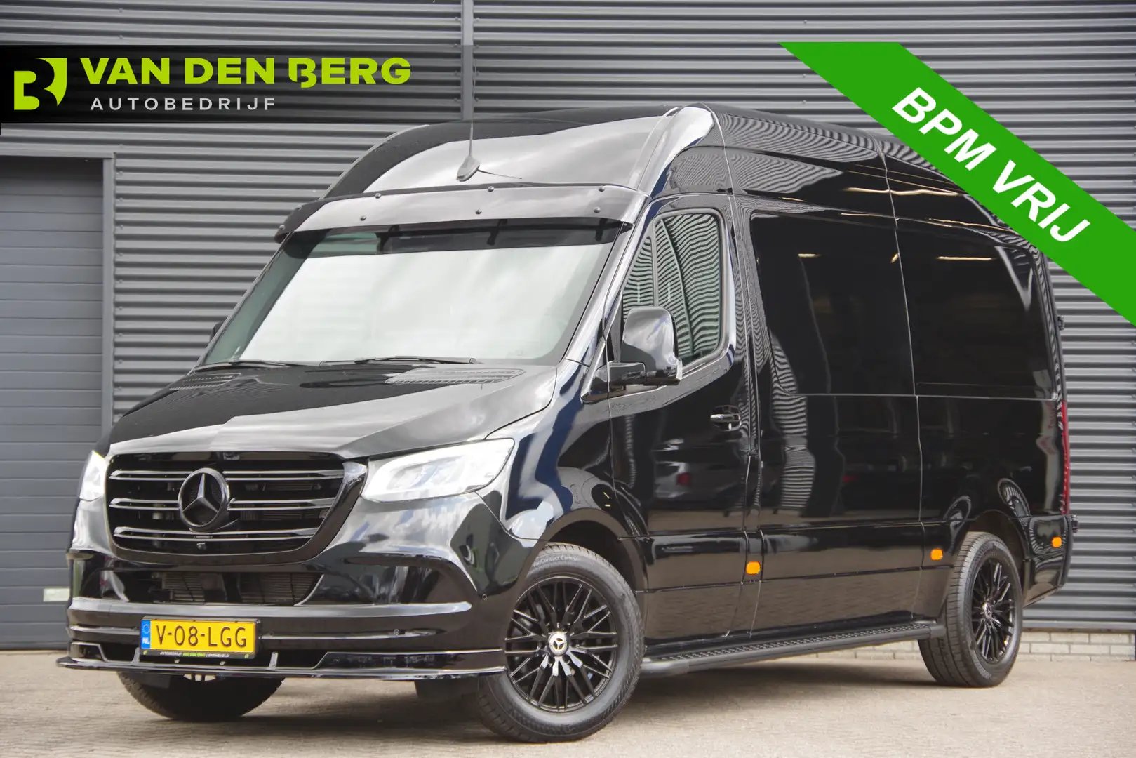 Mercedes-Benz Sprinter 319 3.0 CDI L2H2 LED, LUCHTVERING, 3.5T TREKHAAK, Zwart - 1