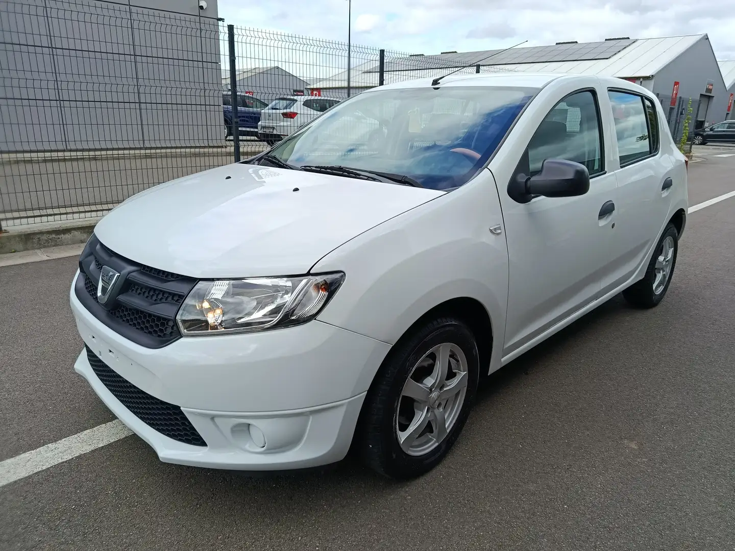 Dacia Sandero 1.2i Ambiance euro5 White - 1