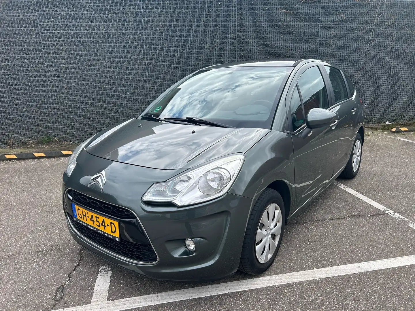 Citroen C3 C3 1.1 Essentiel Серый - 1