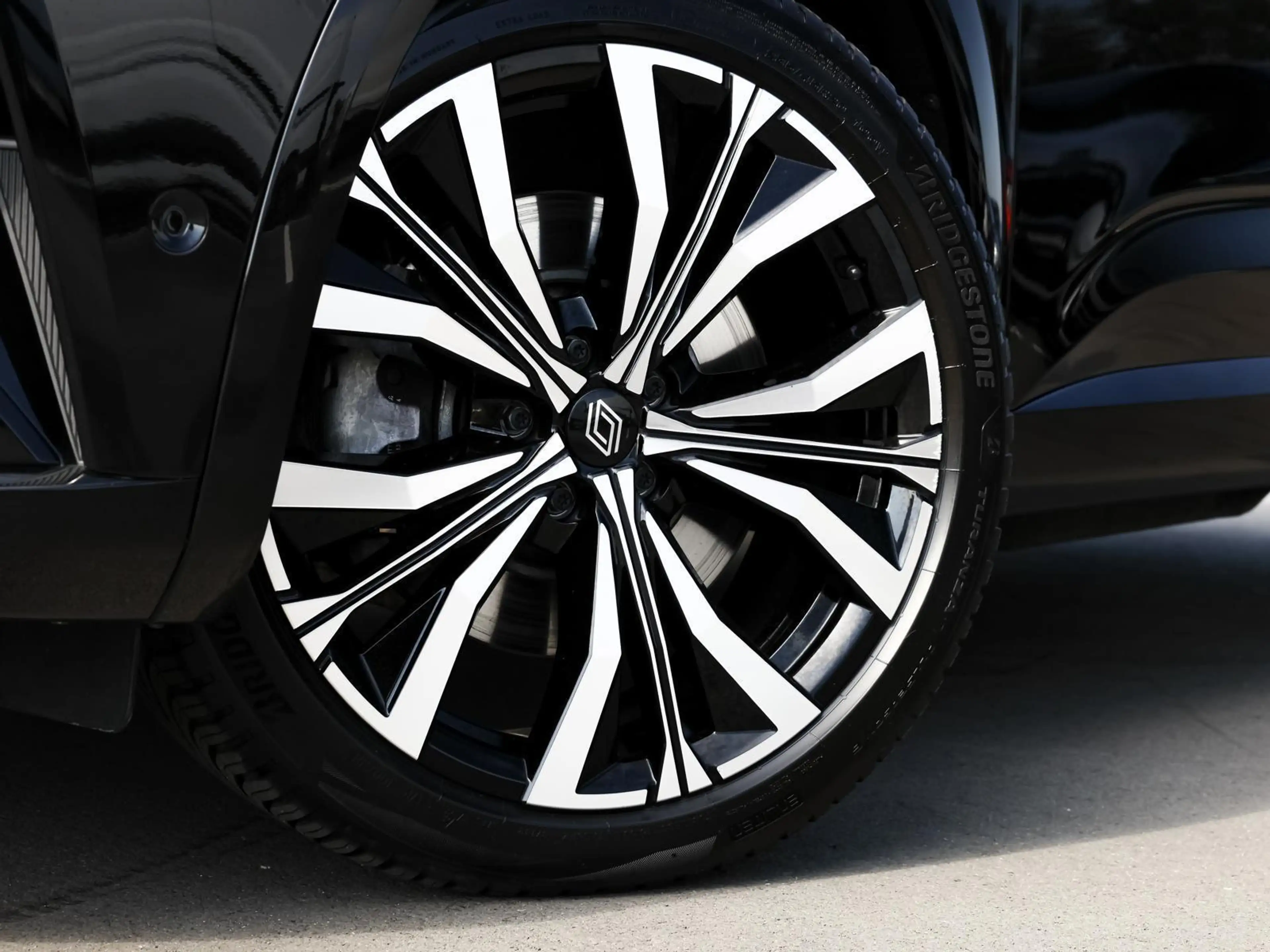 Renault Espace Iconic E-Tech BT — photo 8