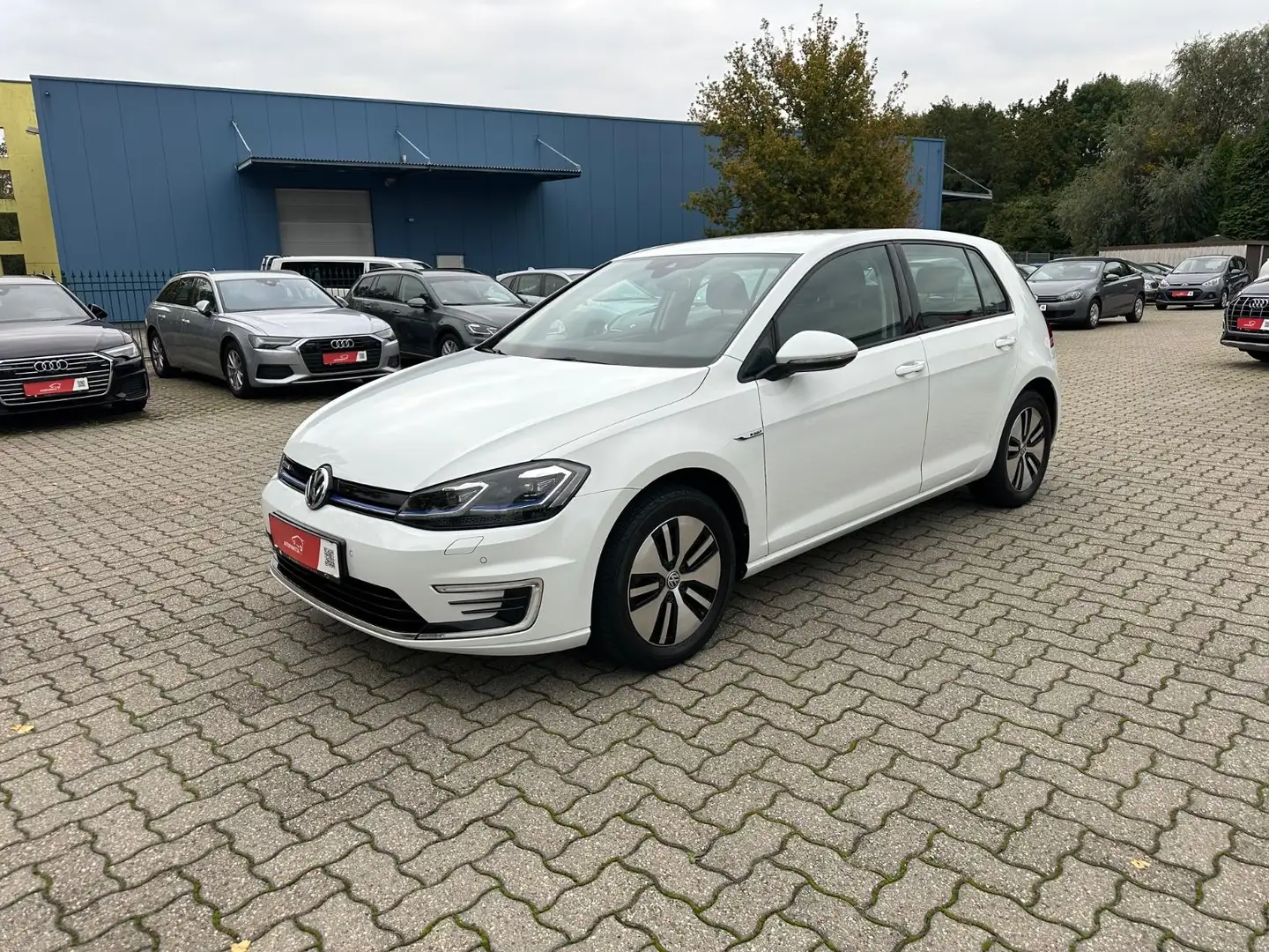 Volkswagen Golf VII e-Golf 1.HAND Navi LED Key ACC Ambiente Weiß - 1