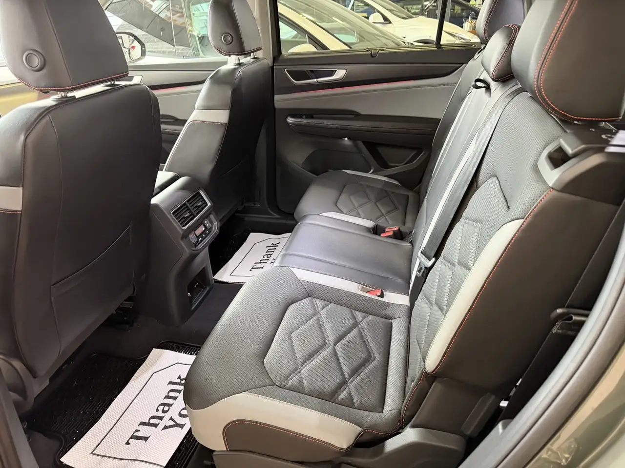 Volkswagen Atlas снимка Volkswagen Atlas