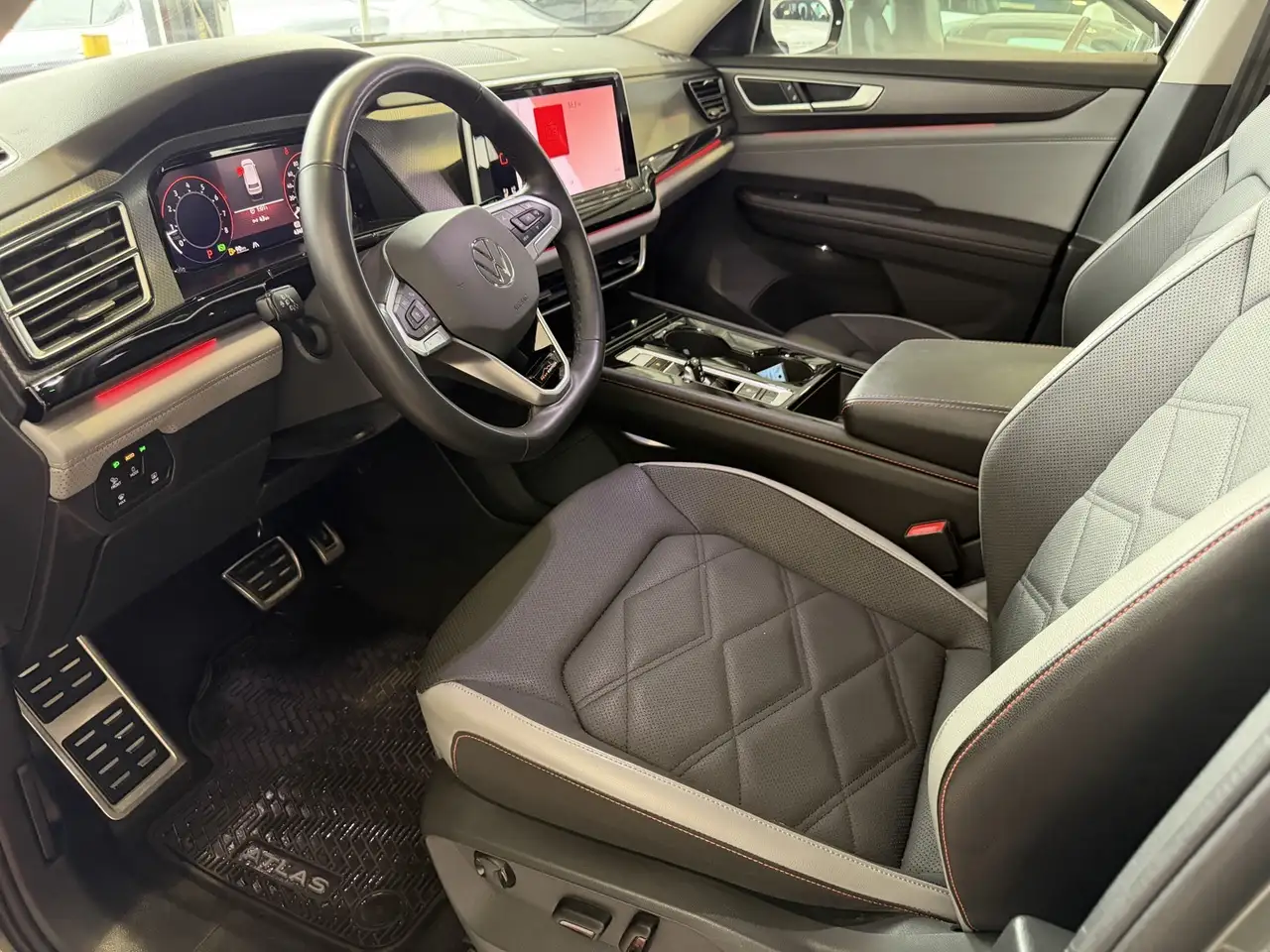 Volkswagen Atlas снимка Volkswagen Atlas