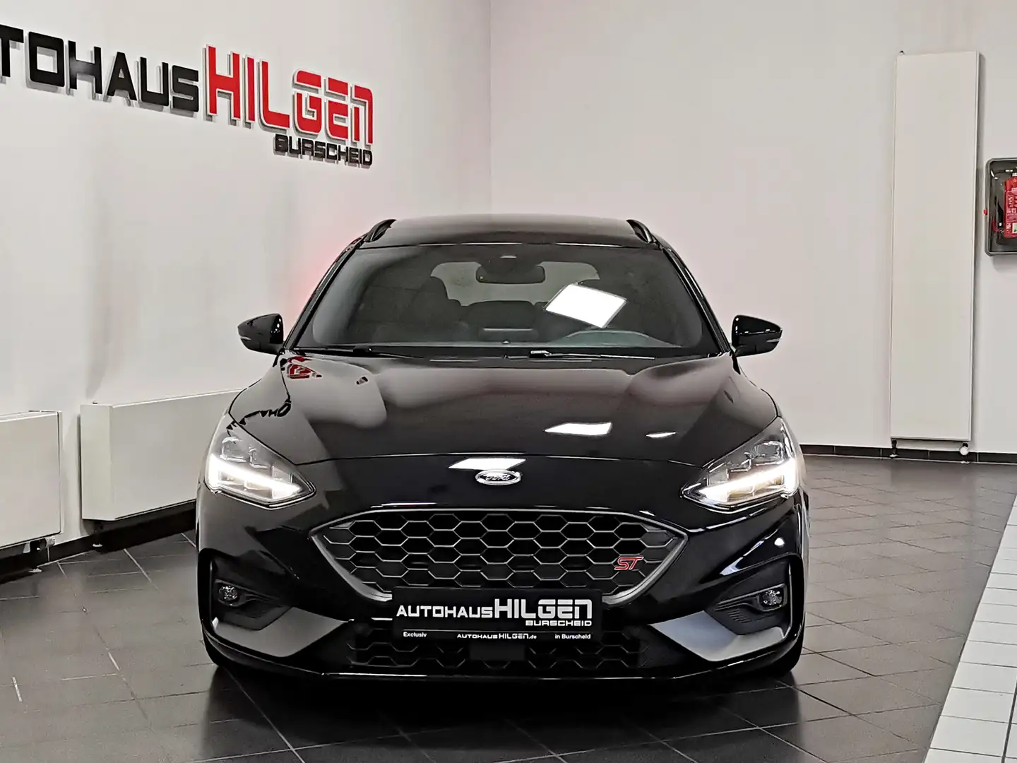 Ford Focus ST Turnier Aut.*Pano*R.Kamera*Navi*SHZ*LED Schwarz - 2