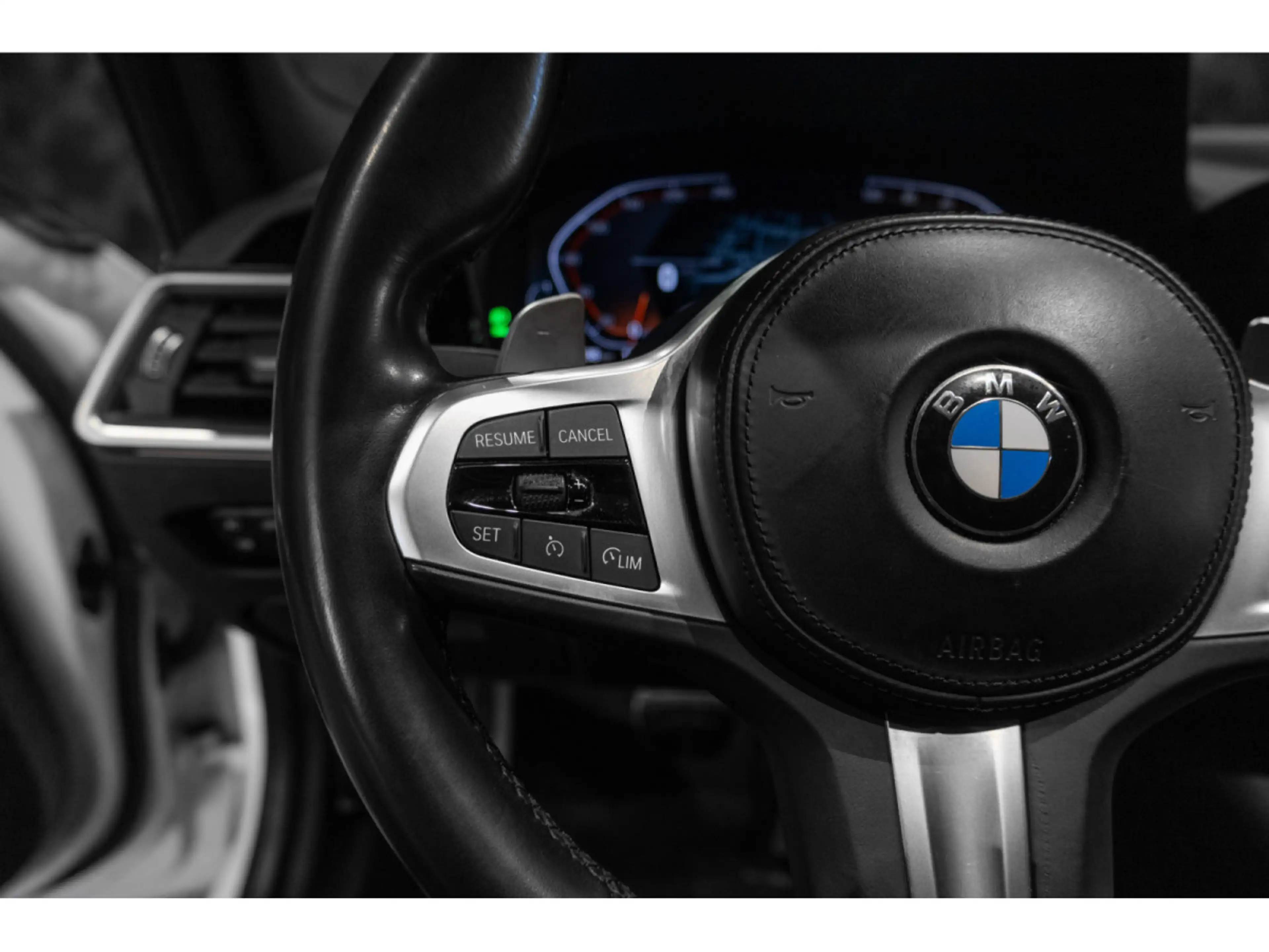 BMW 320 i BERLINE M-SPORT — photo 15
