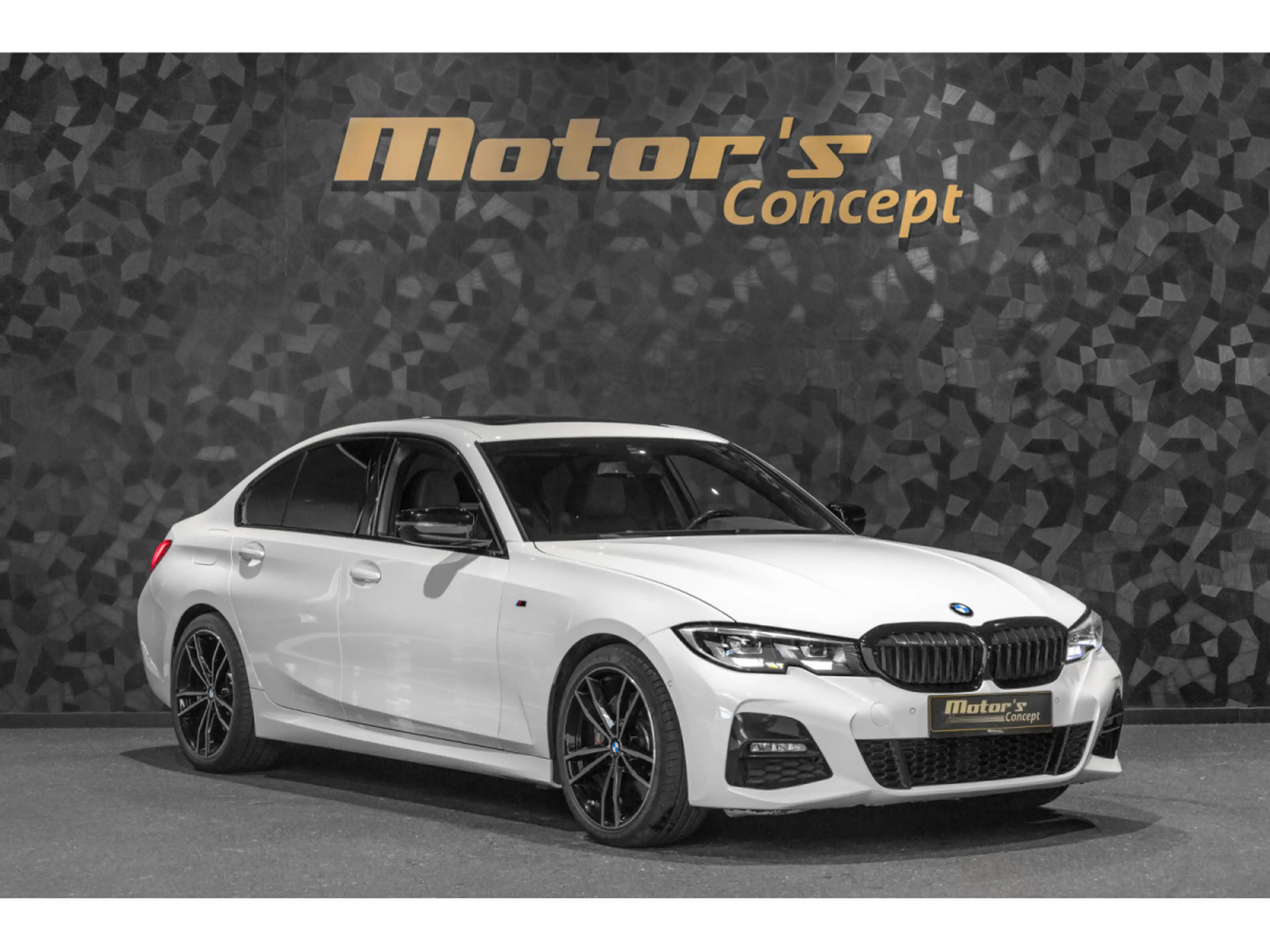 BMW 320 i BERLINE M-SPORT — photo 6