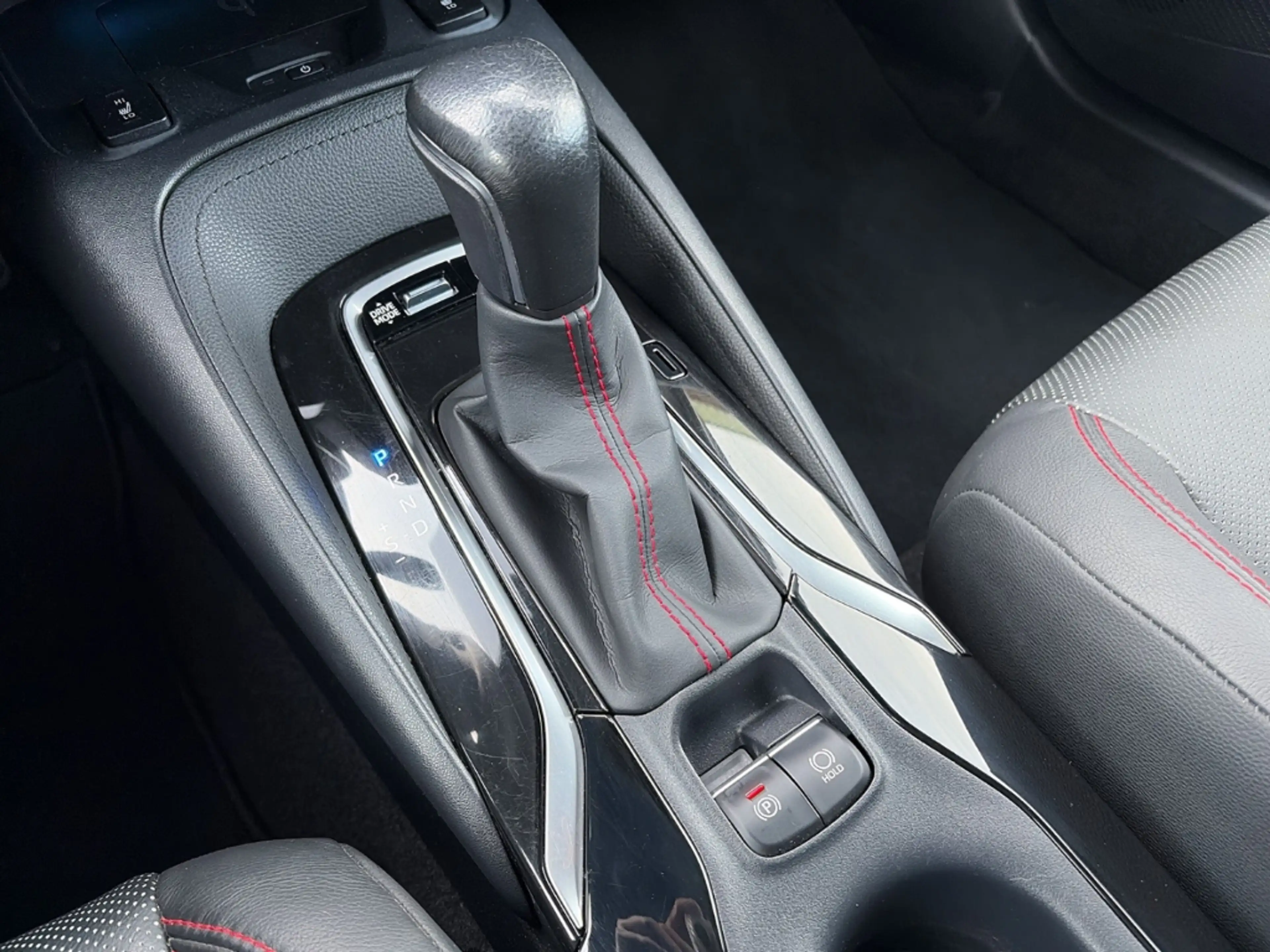 Toyota Corolla 2.0 Hybrid GR Sport Touring Sports Black Edition + — photo 13