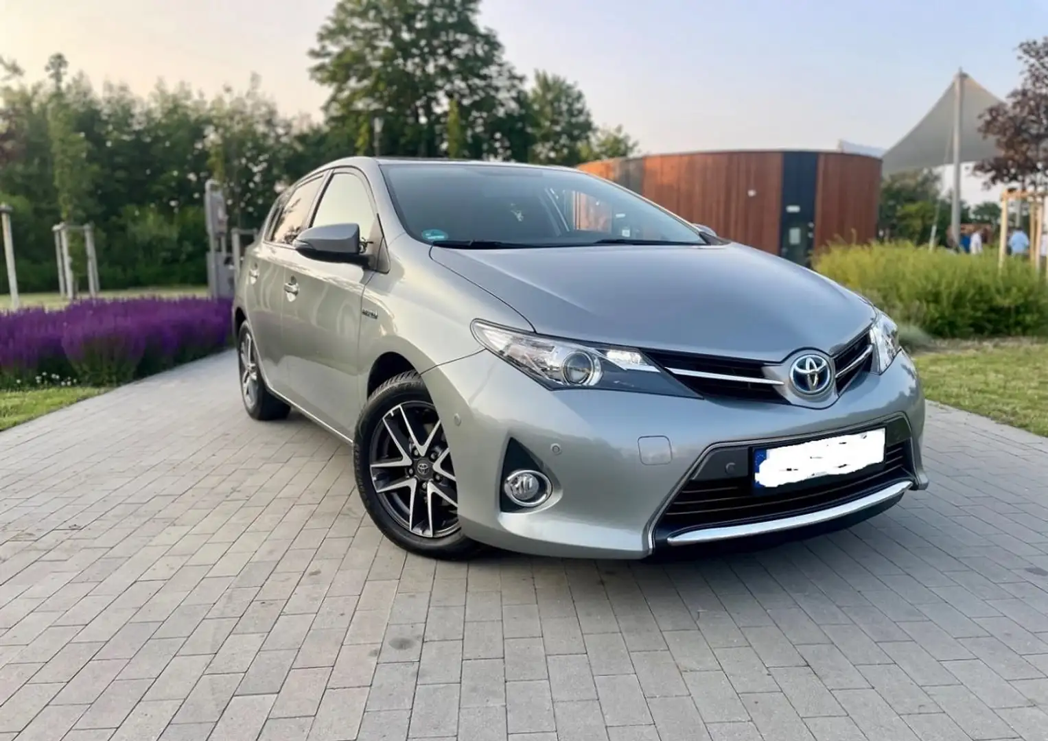 Toyota Auris 1.8 Hybrid Life Grigio - 2