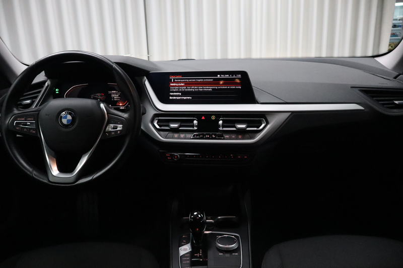 BMW 218 218iA Gran Coupé — photo 11