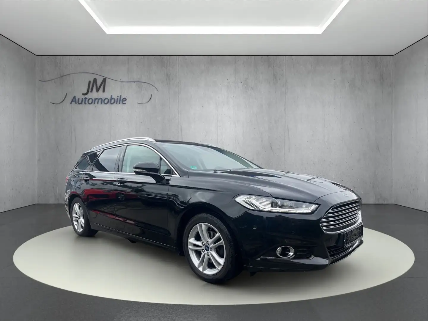 Ford Mondeo Turnier Titanium AHK Navi Xenon Zwart - 1