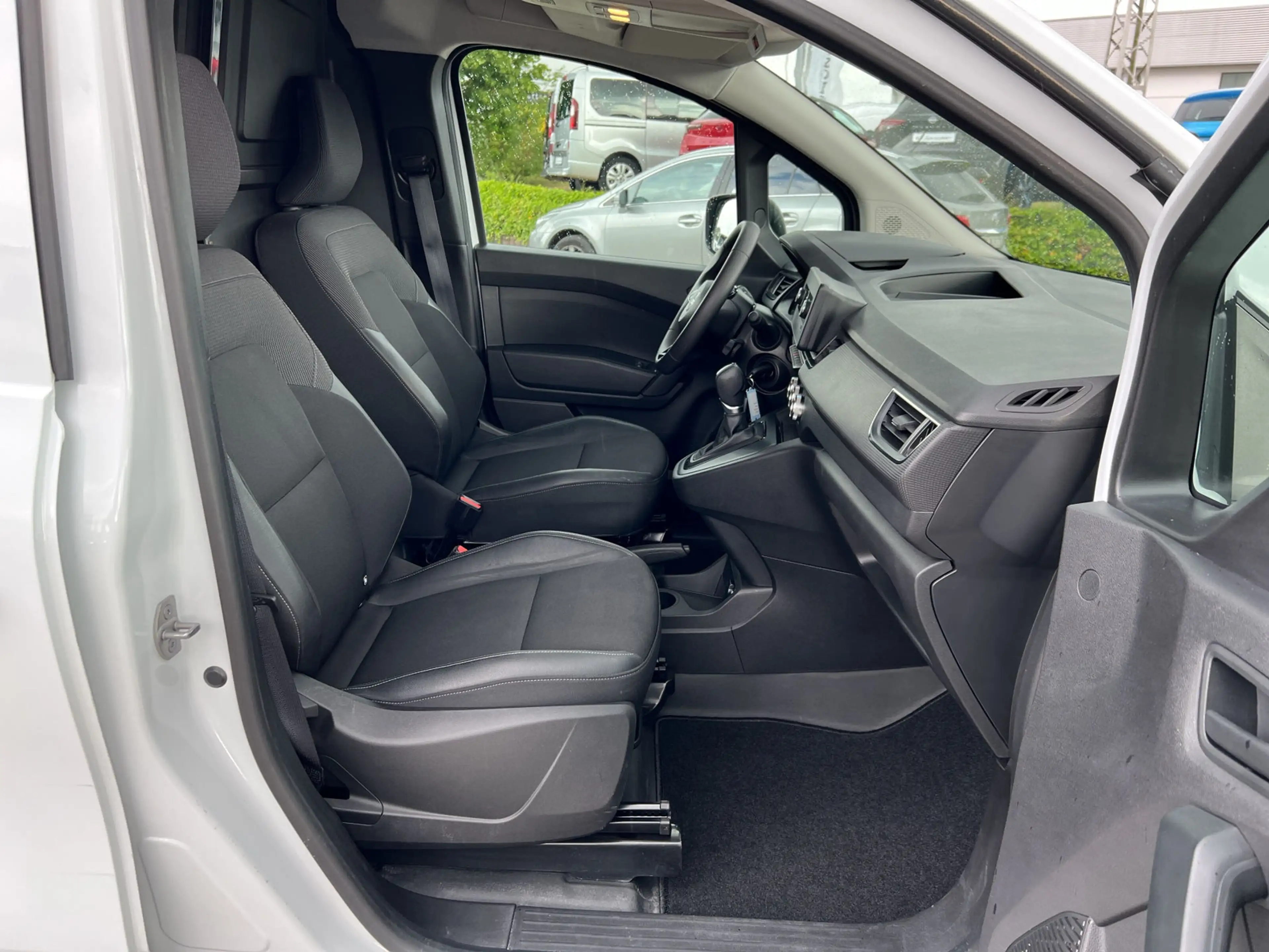 Nissan Townstar EV Accenta 45 kWh SOH 98,9 % L1 PDC+Klimaauto+LED — photo 9