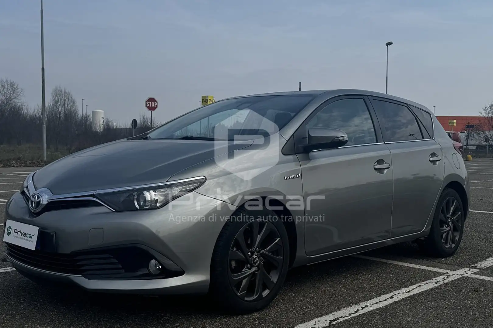 Toyota Auris Auris 1.8 Hybrid Lounge Plateado - 1