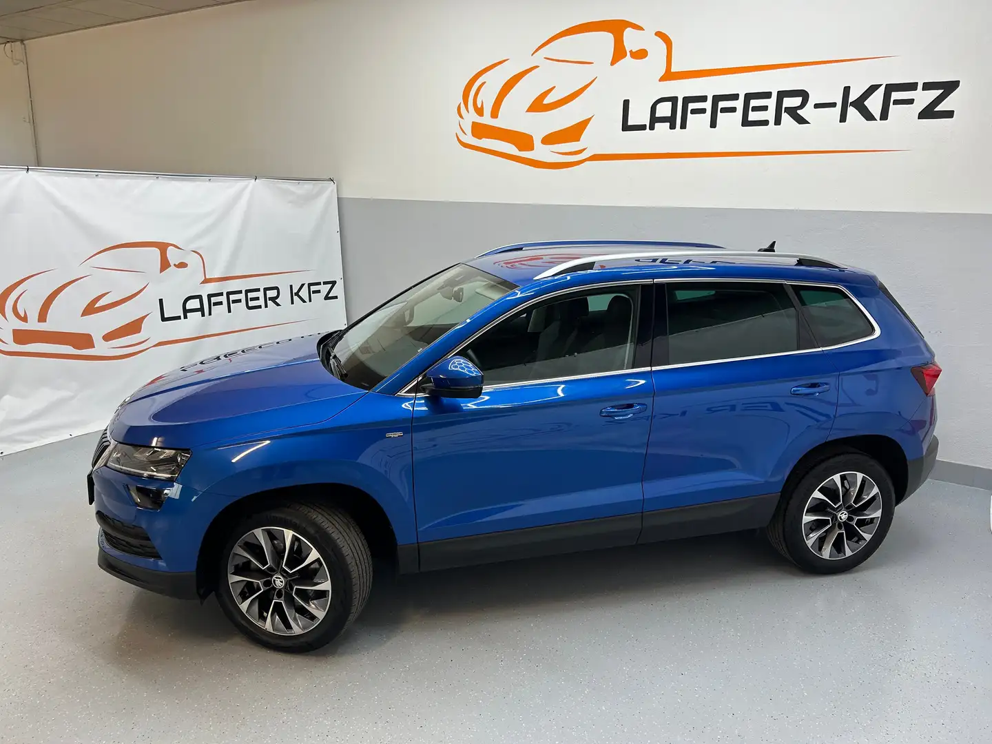 Skoda Karoq 2,0 TDI Drive 125 Blau - 2