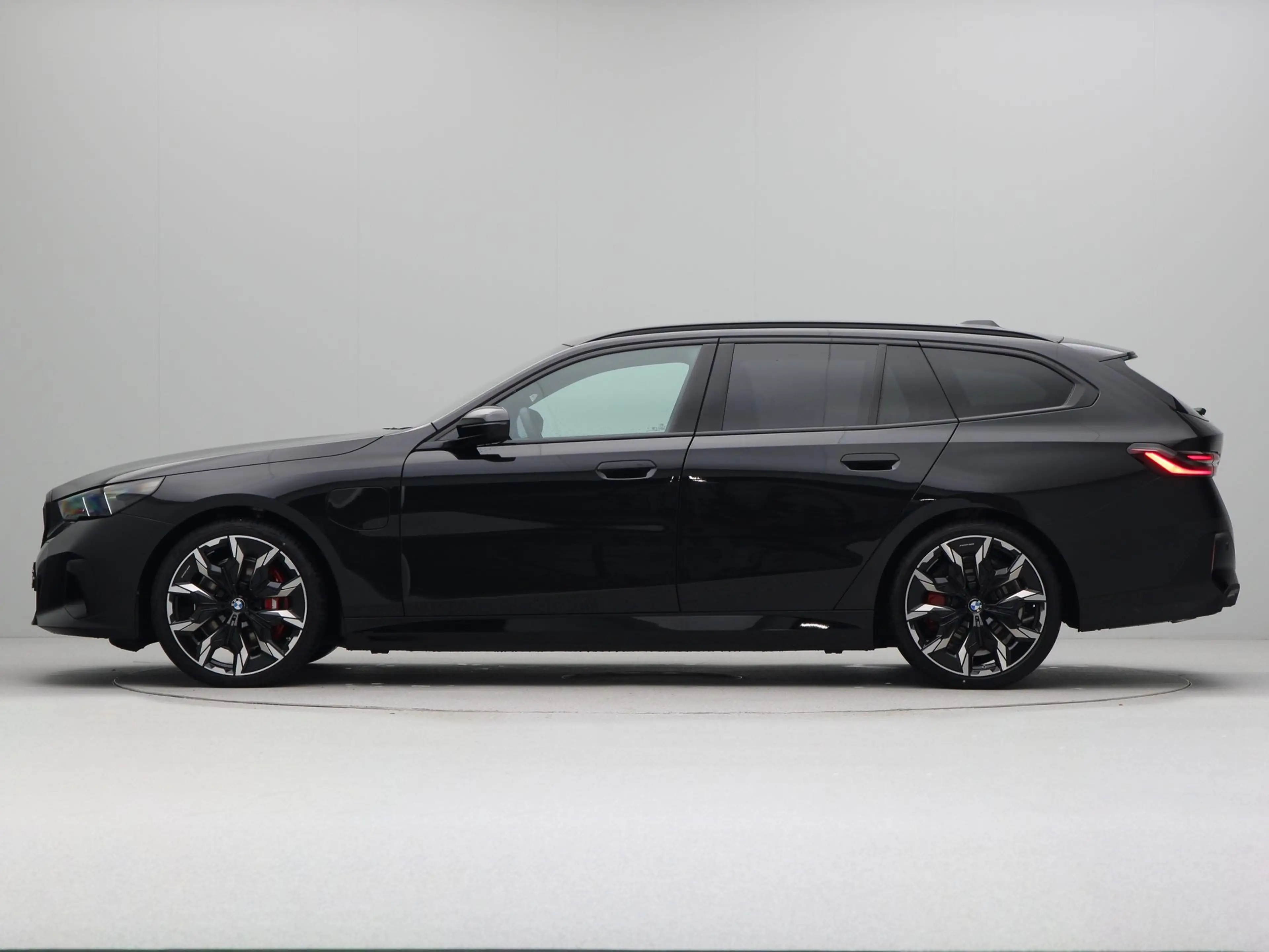 BMW 550 5 Serie 550e Touring xDrive — photo 12