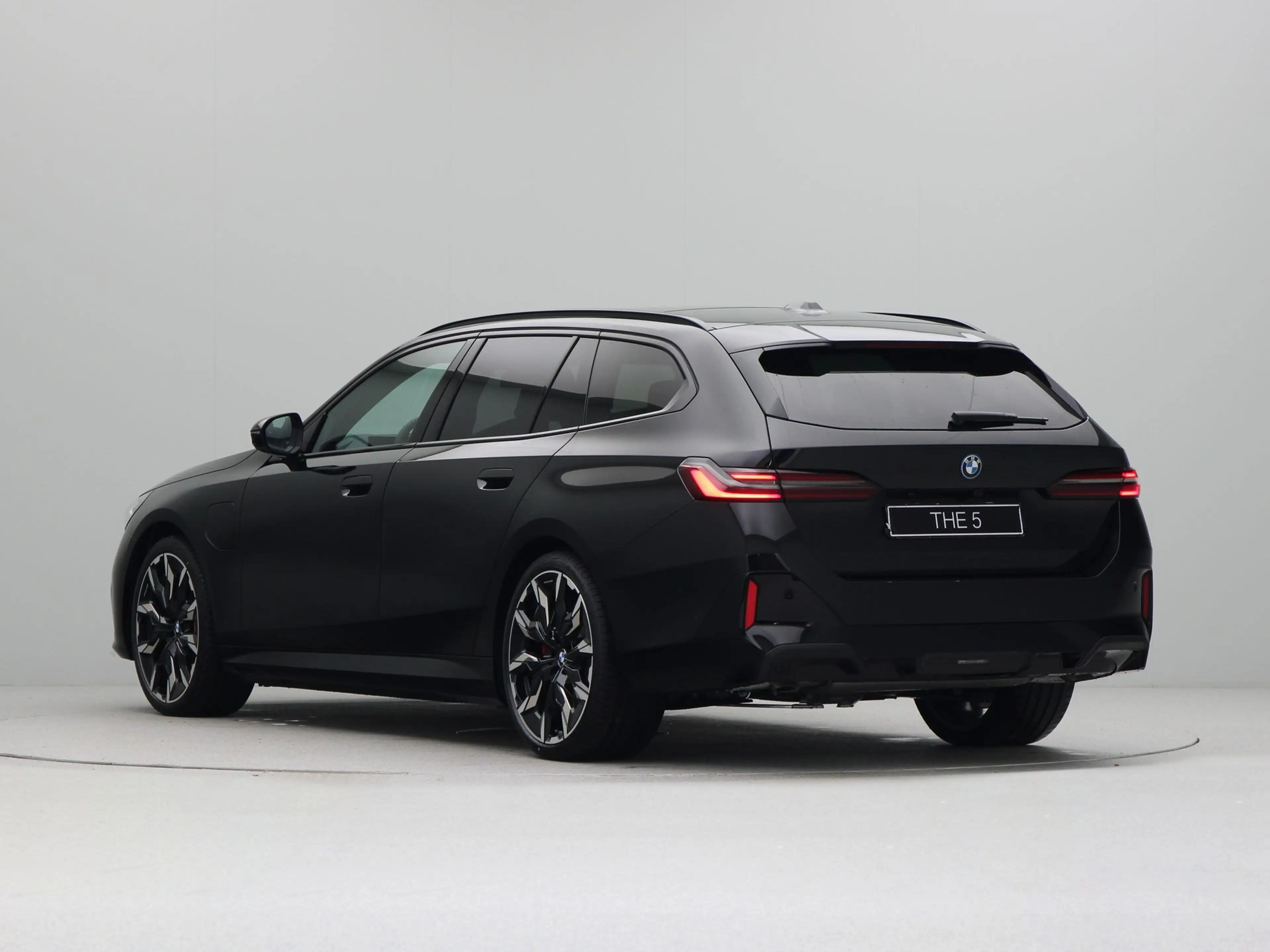 BMW 550 5 Serie 550e Touring xDrive — photo 11
