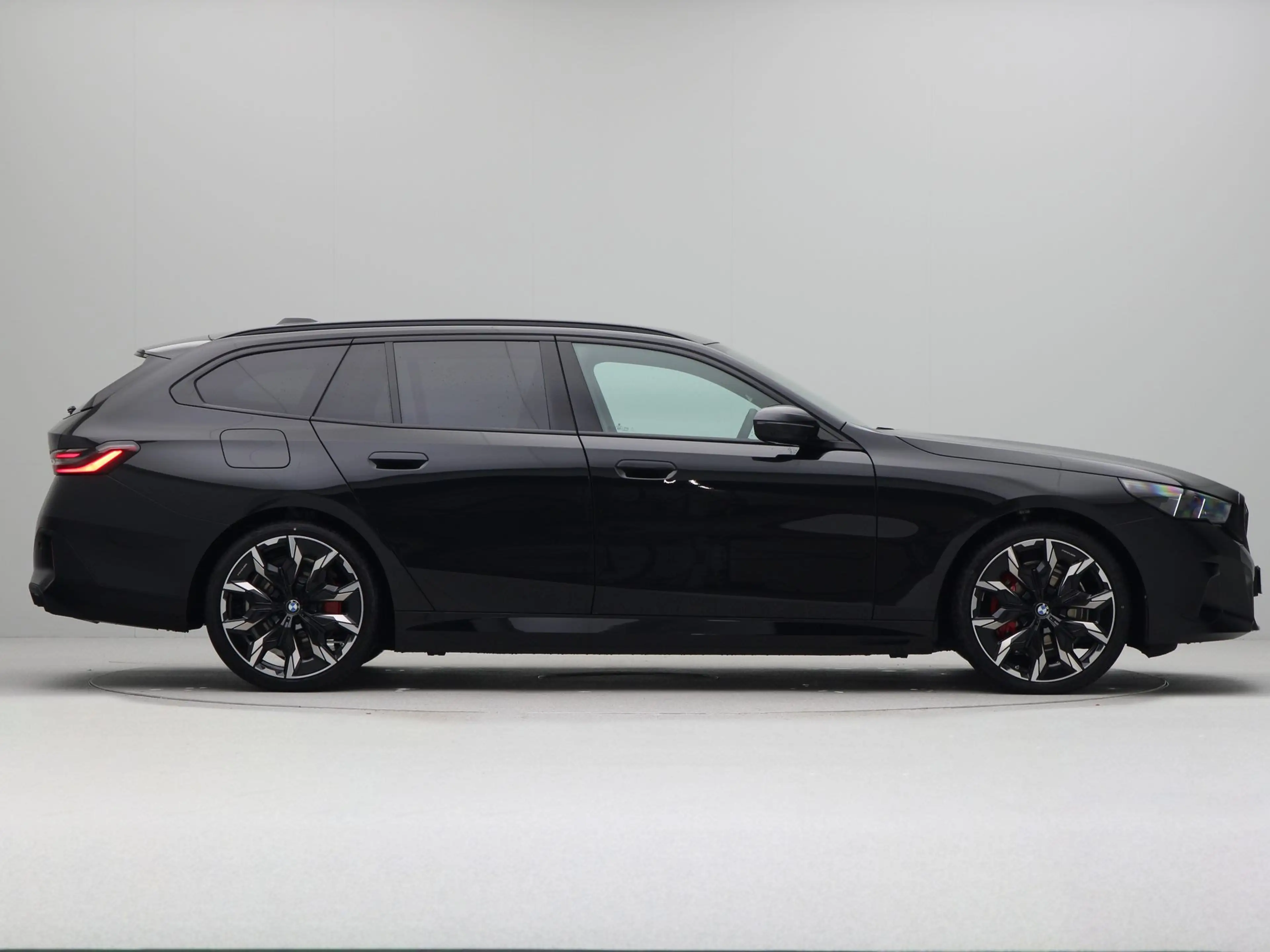 BMW 550 5 Serie 550e Touring xDrive — photo 8