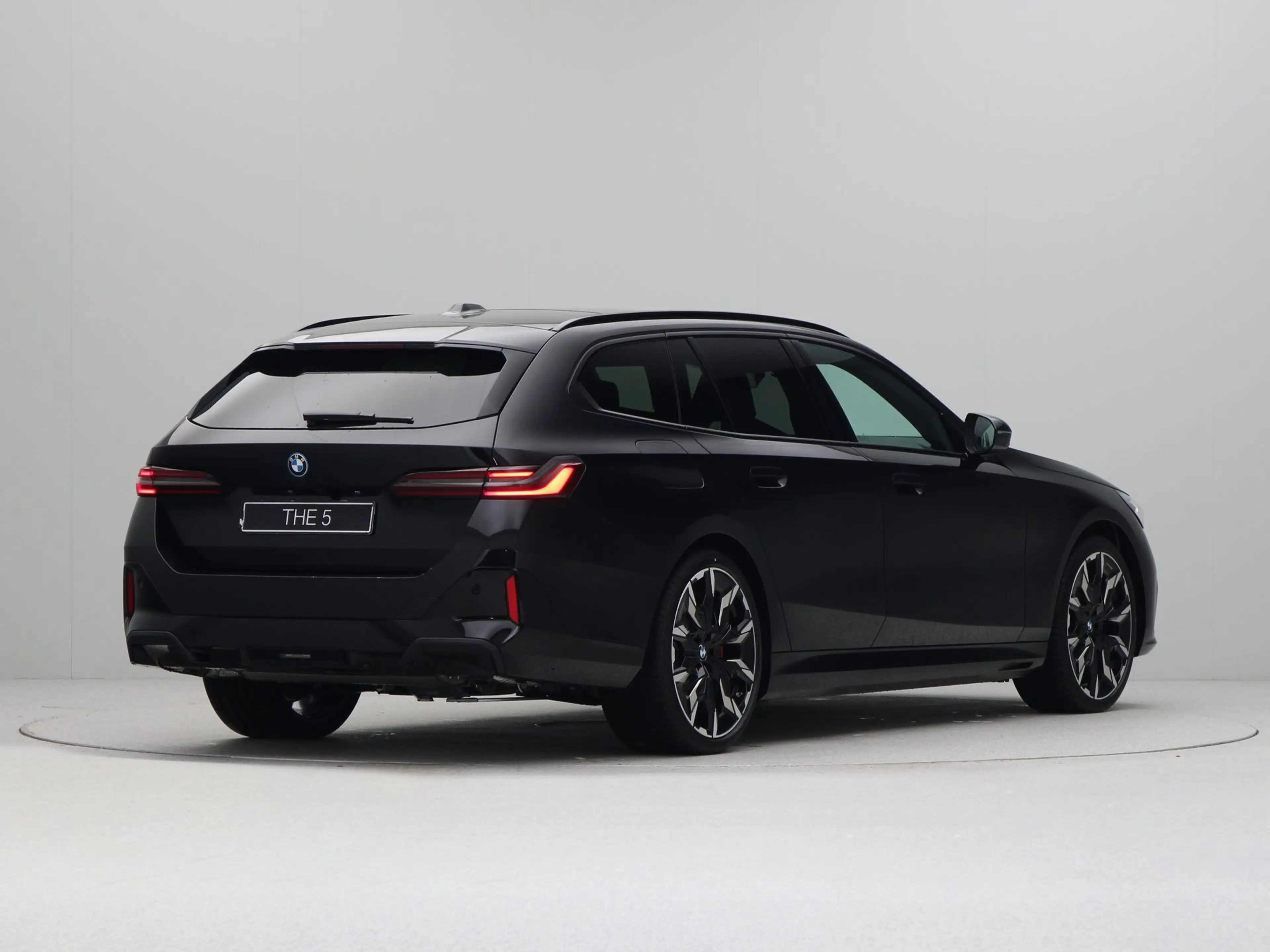 BMW 550 5 Serie 550e Touring xDrive — photo 9