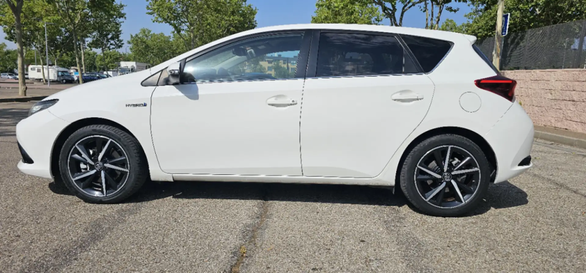 Toyota Auris hybrid 140H Feel! Edition Blanco - 2