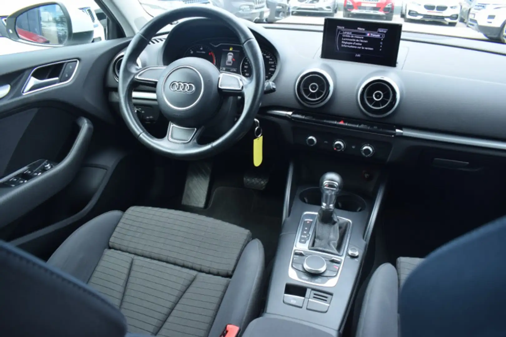 Audi A3 1.6 TDI 105CH FAP AMBITION S TRONIC 7 Blanc - 2