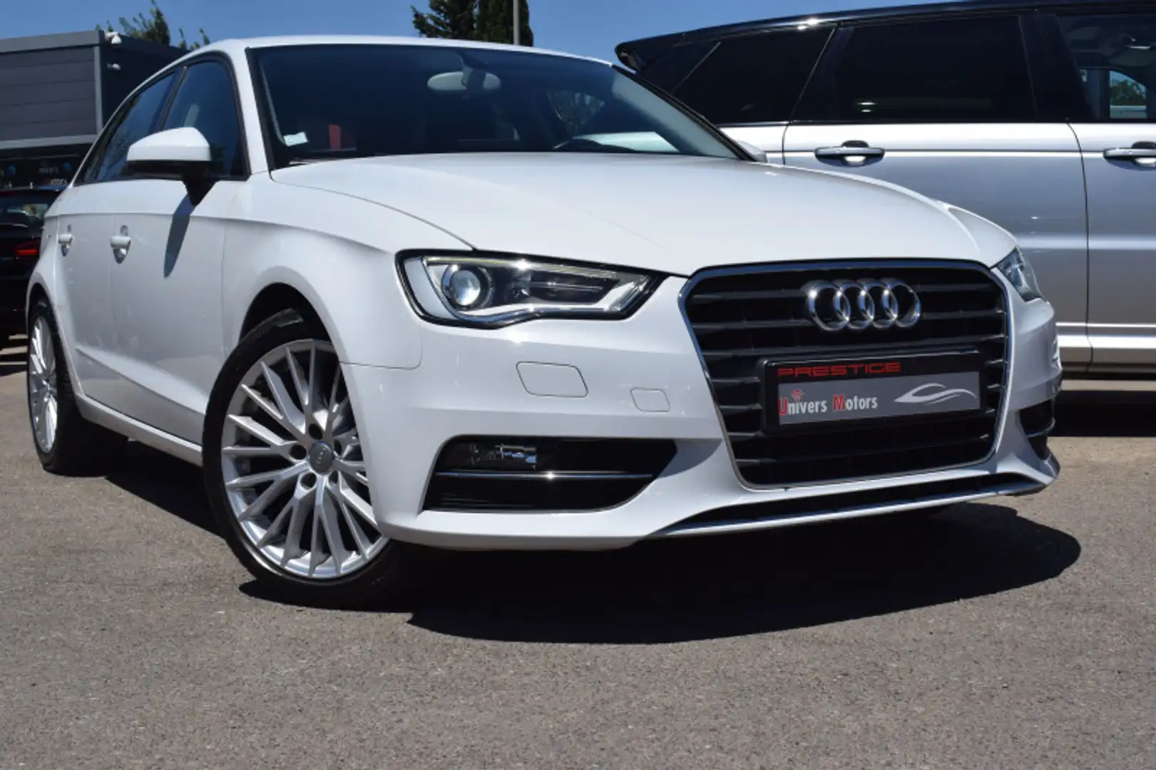 Audi A3 1.6 TDI 105CH FAP AMBITION S TRONIC 7 Blanc - 1