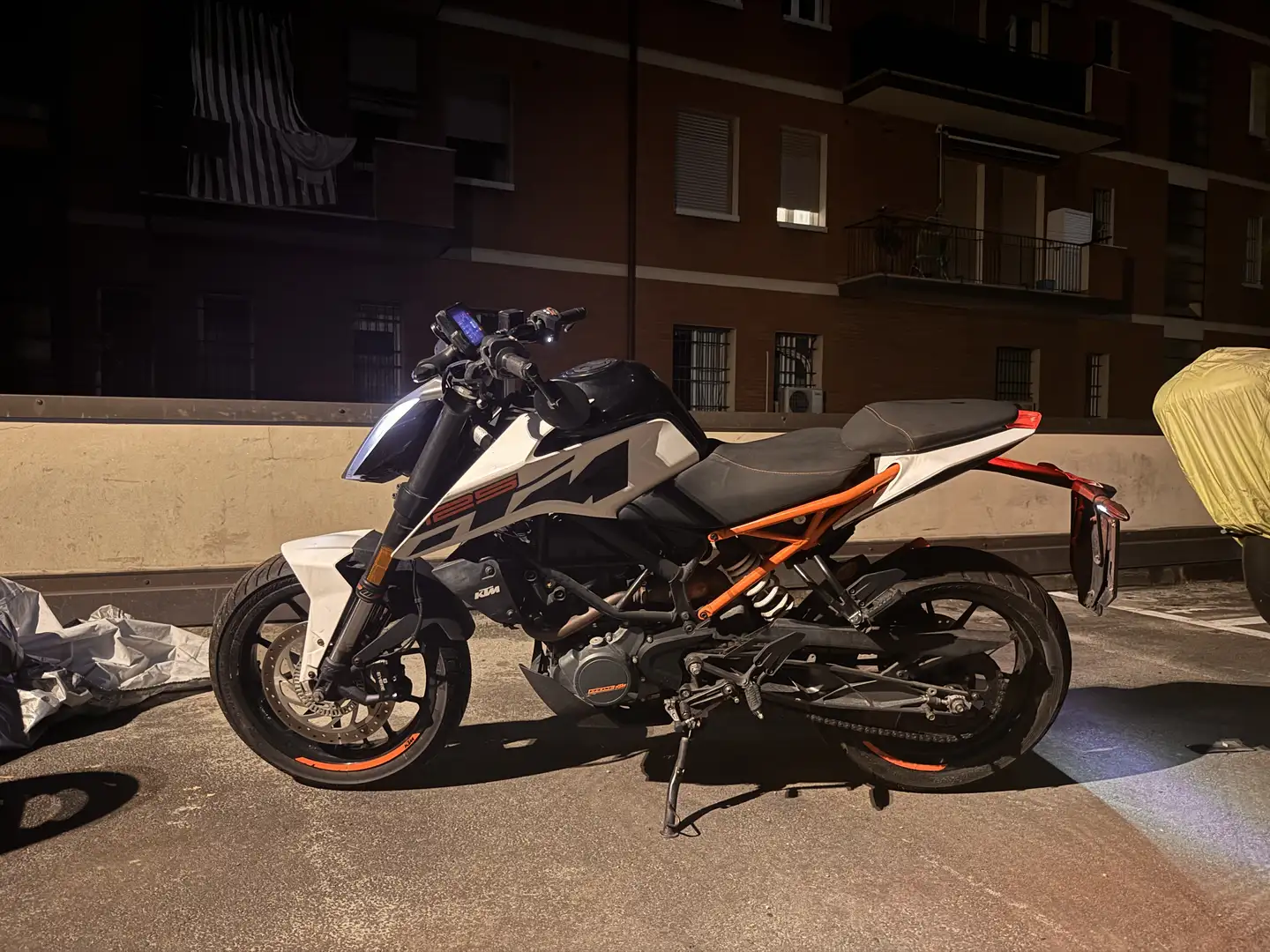 KTM 125 Duke - 1