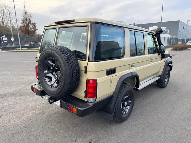 Toyota Land Cruiser GRJ 76 LX-G 4,0i V6 Euro-6e SOFORT Ansicht 4