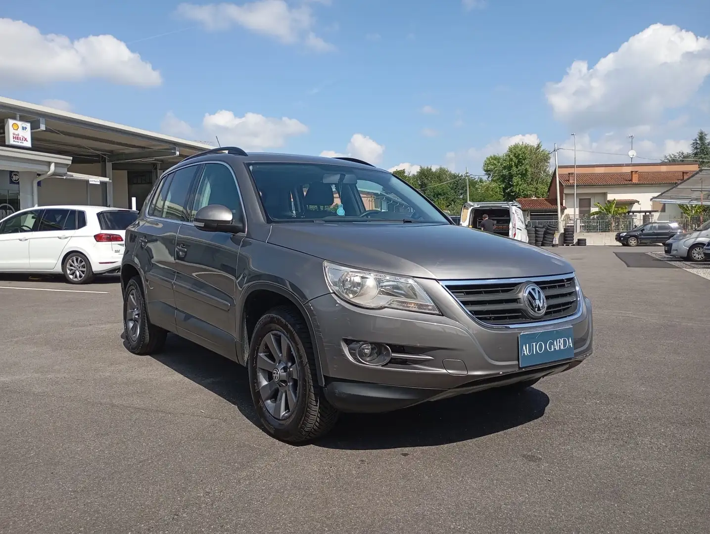Volkswagen Tiguan 2.0 tdi Sport&Style 4motion MOTORE NUOVO Gris - 2
