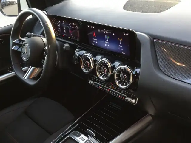Mercedes-Benz B-Class view 10